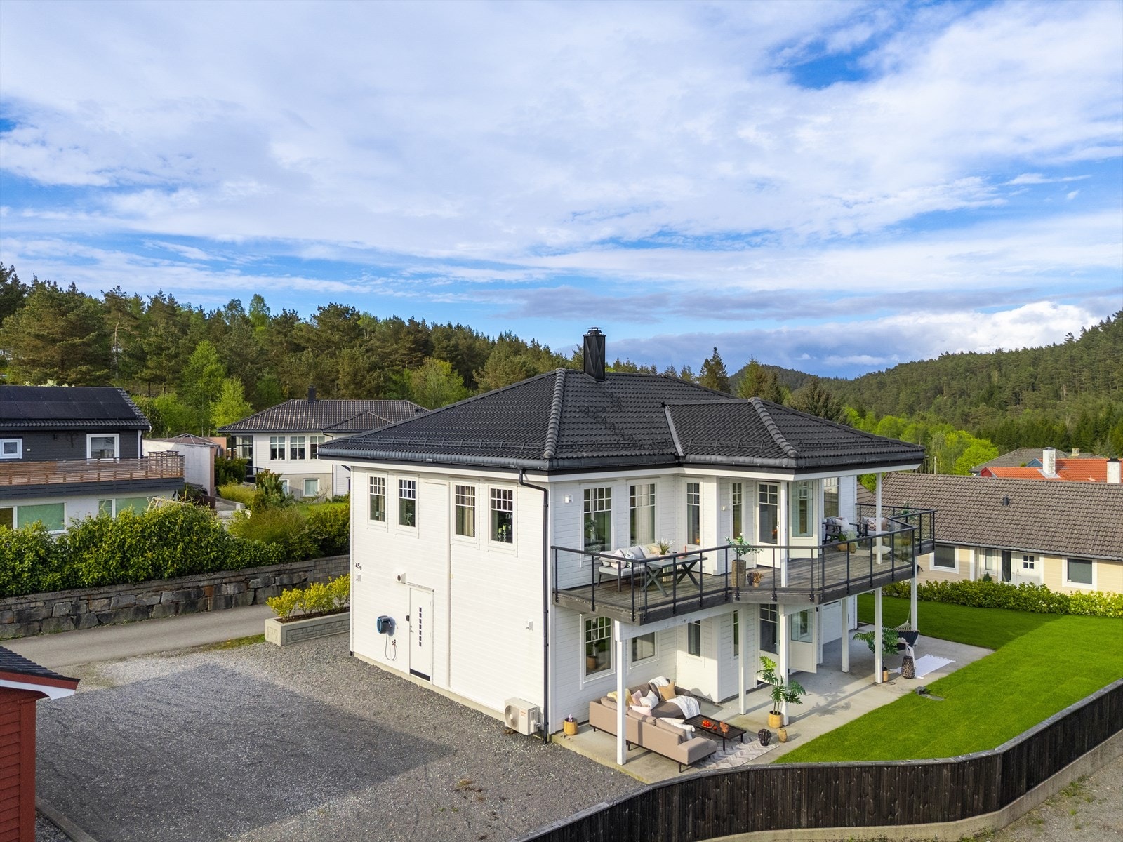 - Fra boligen har du gangavstand til flere skoler og barnehager - Galleribilde