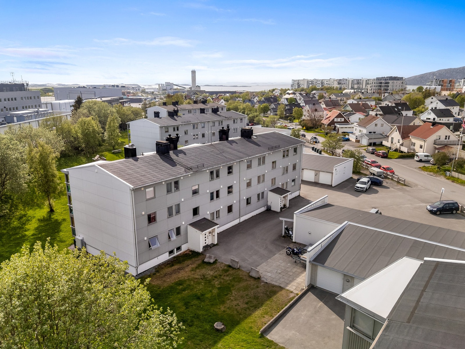 Leiligheten er en del av et etablert og rolig boligområde. Galleribilde