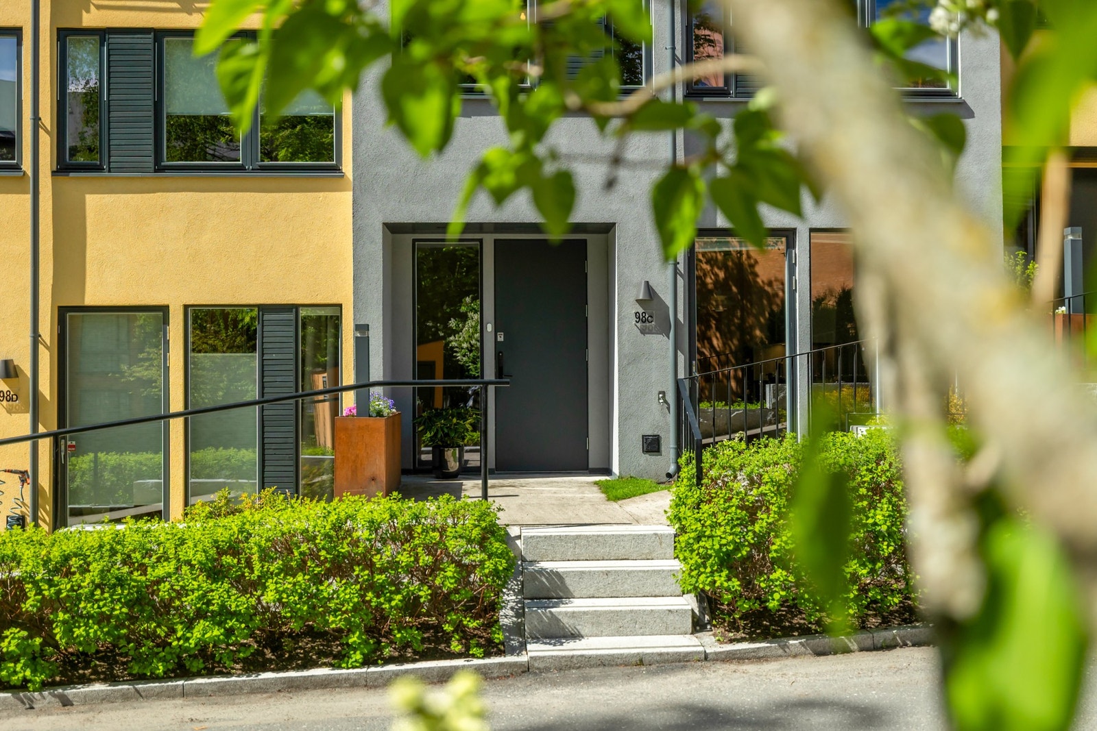 Her bor du tilbaketrukket i grønne omgiveler Galleribilde