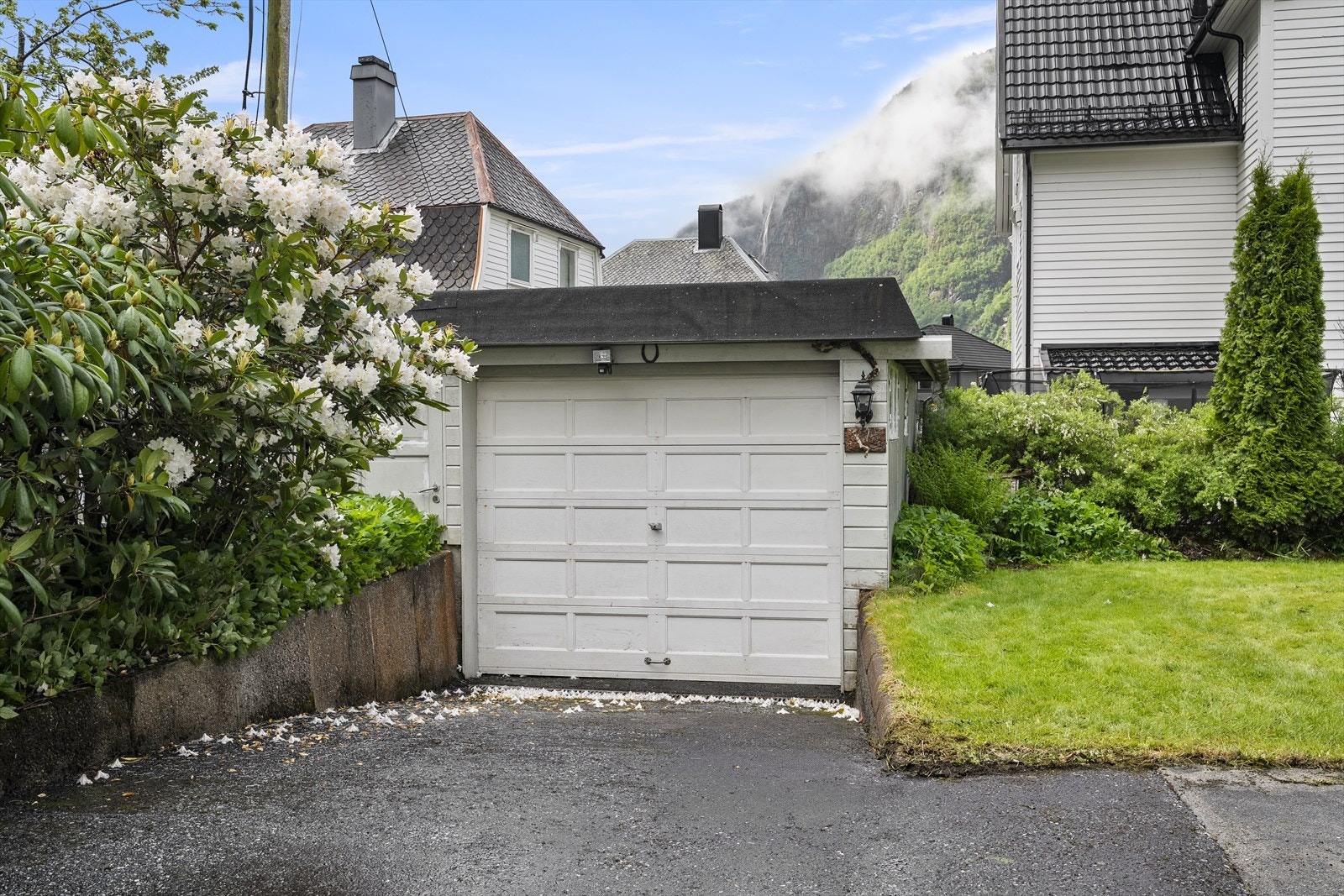 Garasje på 21 m² med el-port Galleribilde