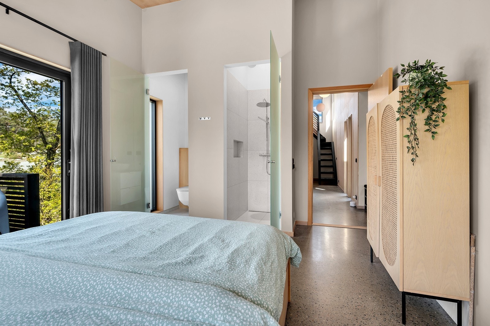 Eksklusivt med eget dusjrom og toalettrom. Galleribilde