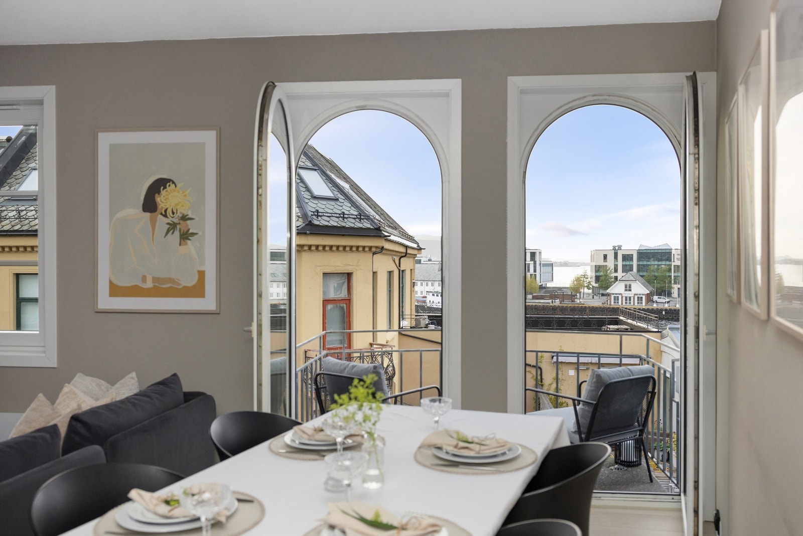 Utgang til balkong fra stue Galleribilde