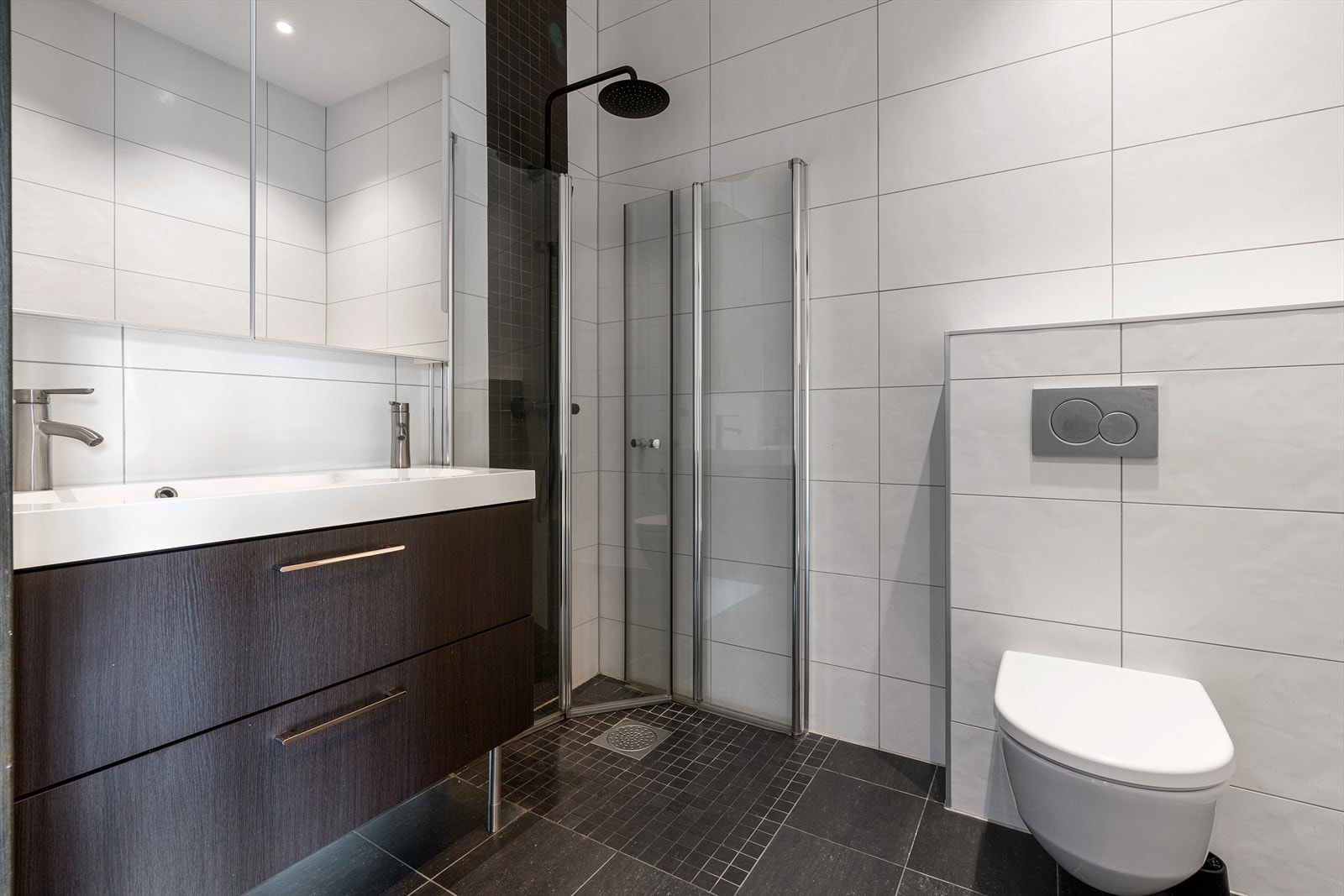 - Helfliset bad som måler 4,3m² - Galleribilde