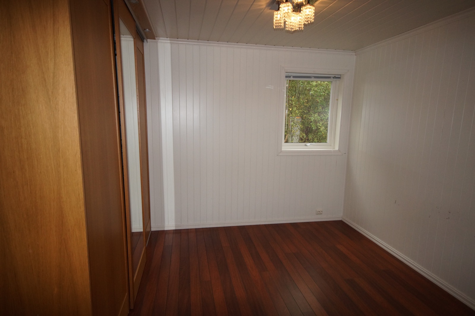 Soverom nede Galleribilde