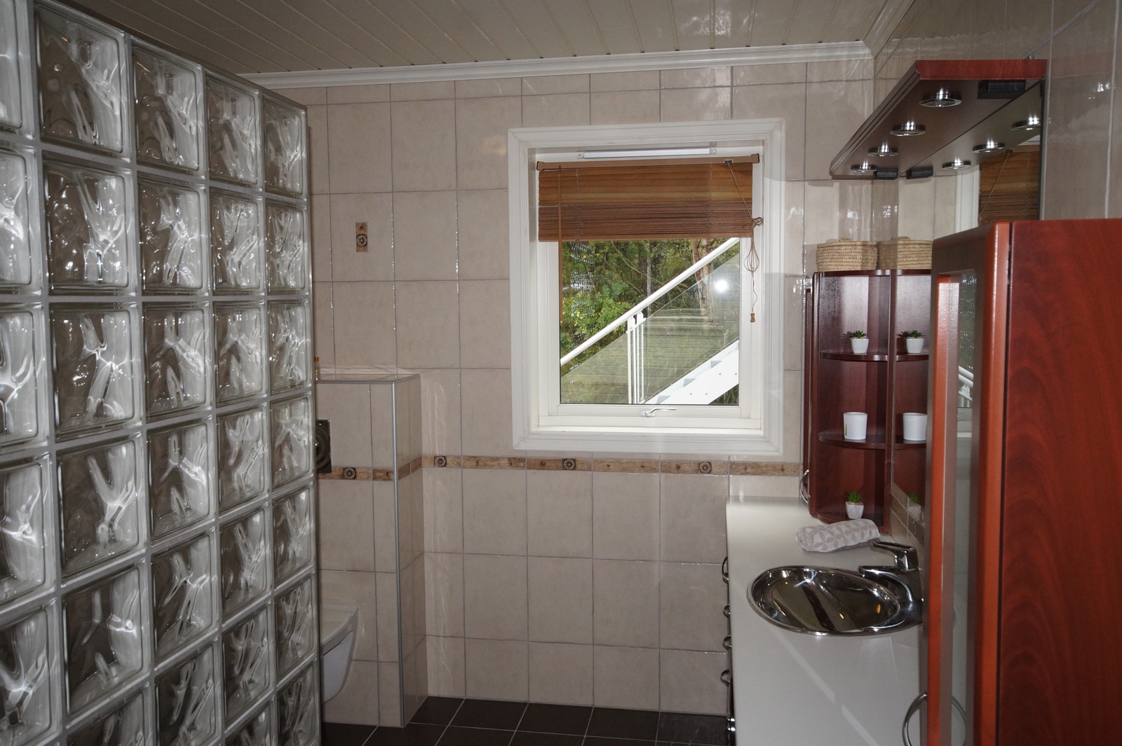Bad nede Galleribilde
