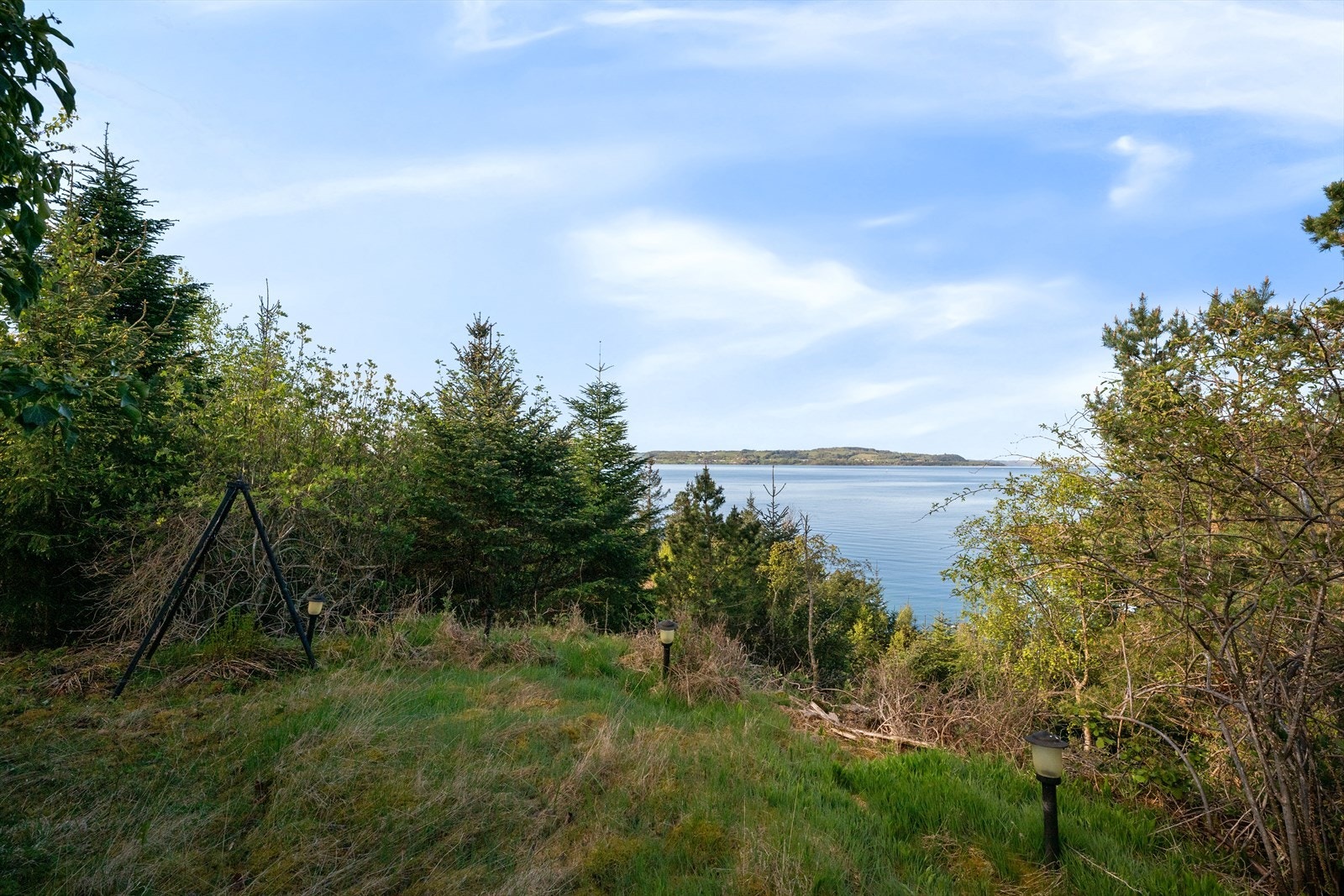 Utsikt mot fjorden fra eiendommen. Galleribilde