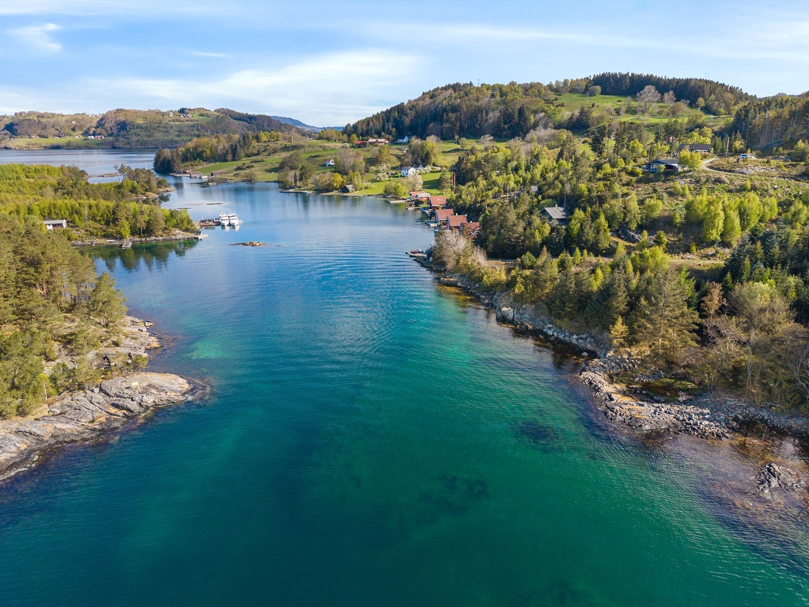 Skjærgården byr på utallige turmuligheter med båt. Galleribilde