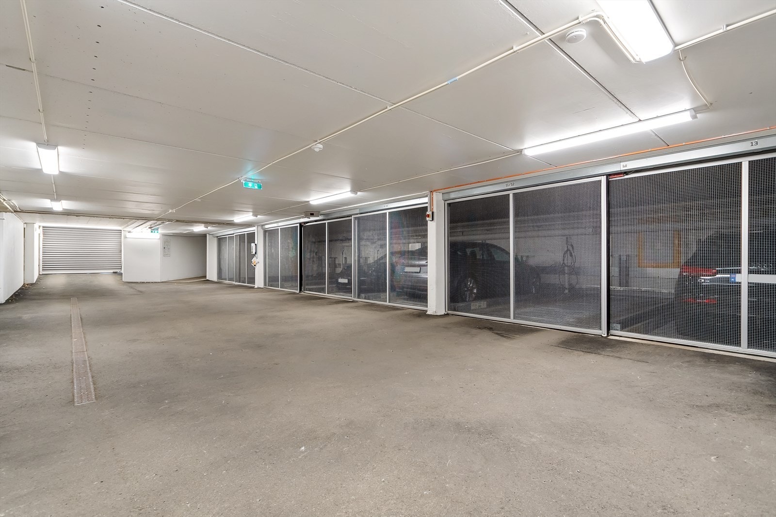 Det medfølger en parkeringsplass i garasje anlegg med bilheis system Galleribilde