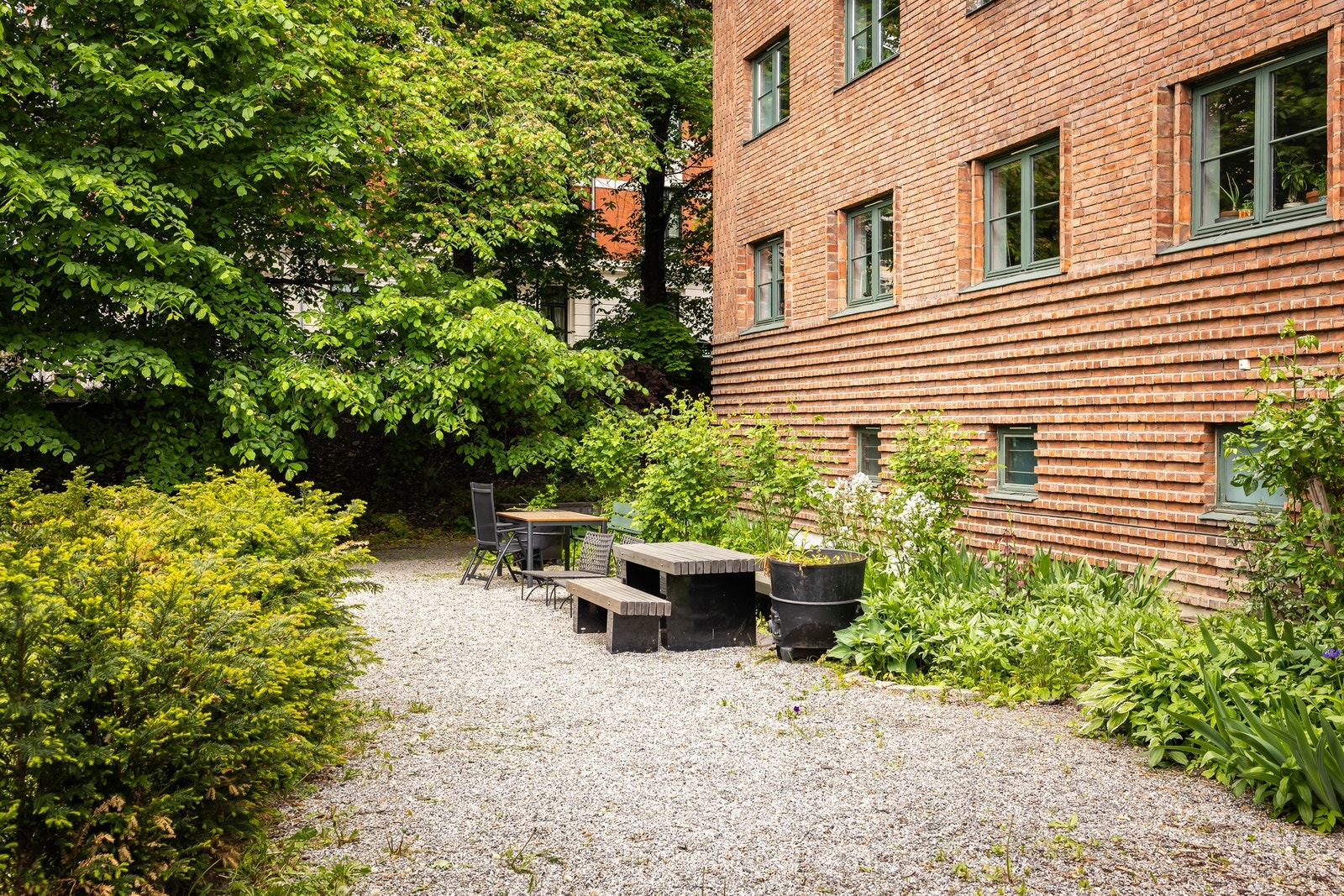 Hyggelig sittegruppe ved enden av bygget. Galleribilde