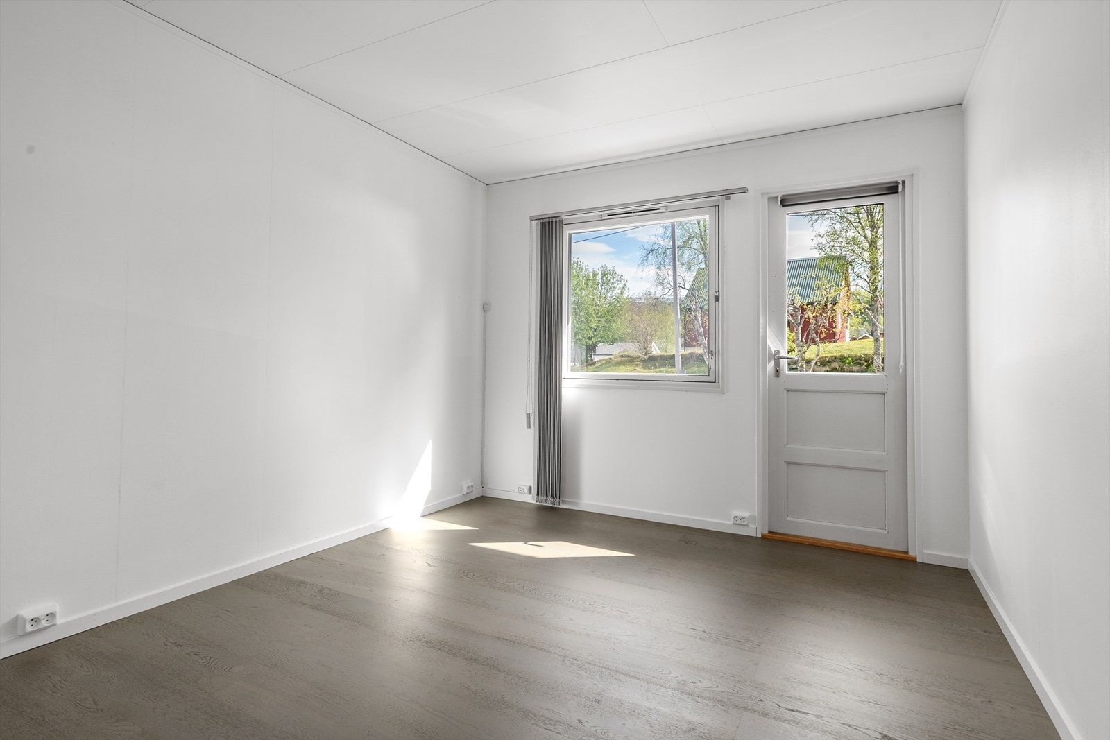 Soverom 3. Rommet har direkte inn/utgang til uteområdet. Galleribilde