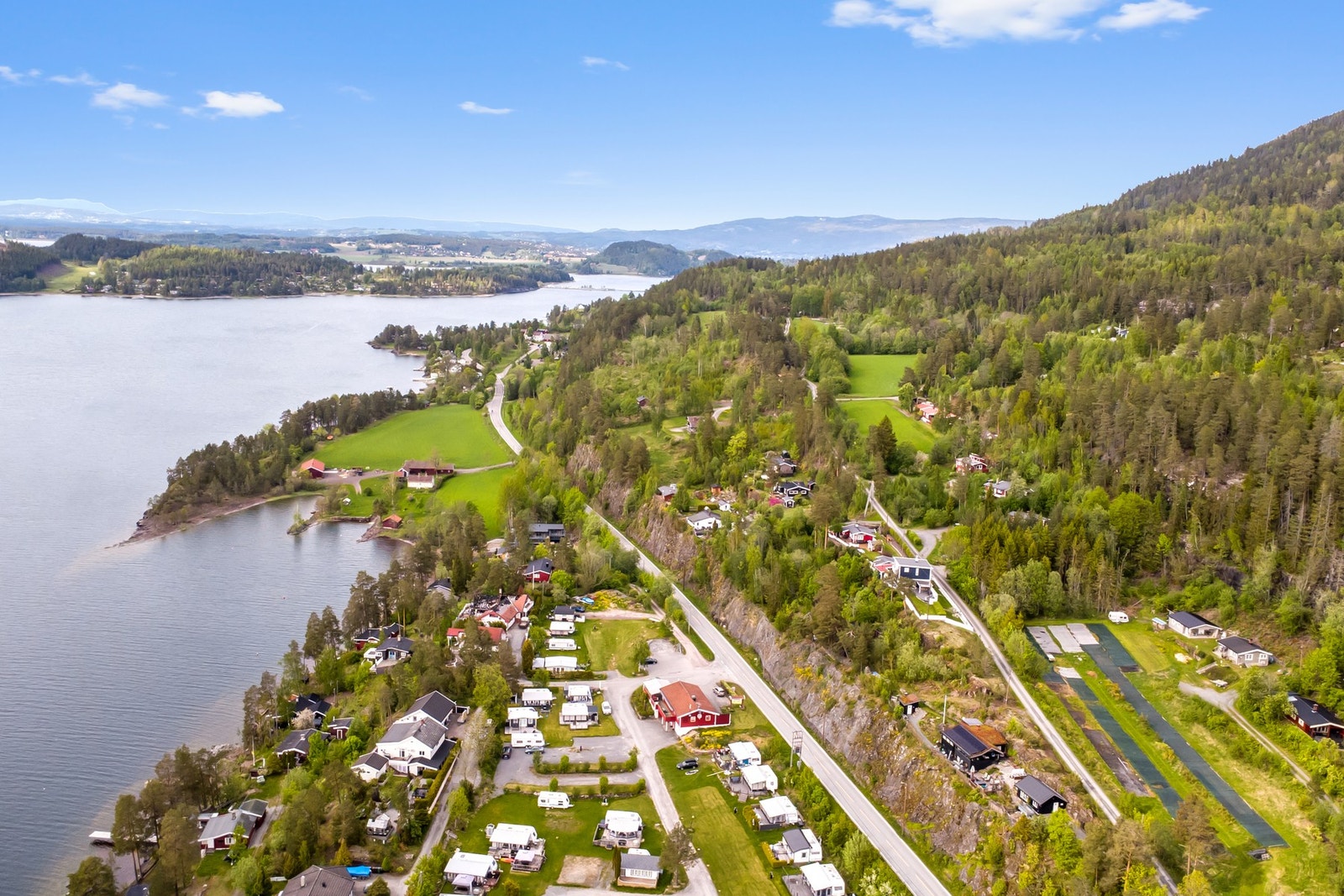 Nærområde med Tyrifjorden Galleribilde
