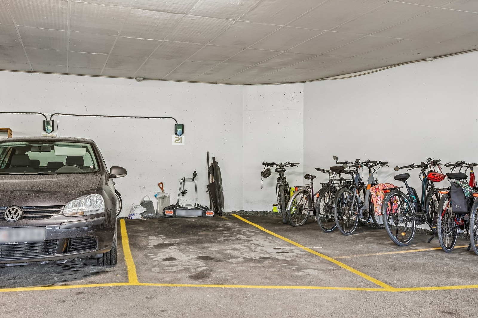 Parkering medfølger i felles parkeringskjeller. Galleribilde
