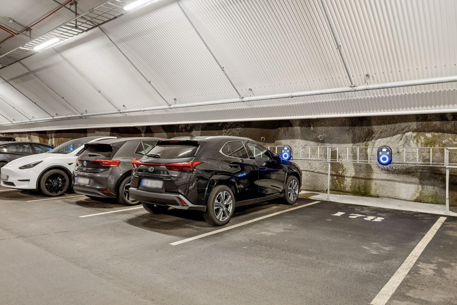 Det er også innstallert smartlader/boks til el-bil. Galleribilde