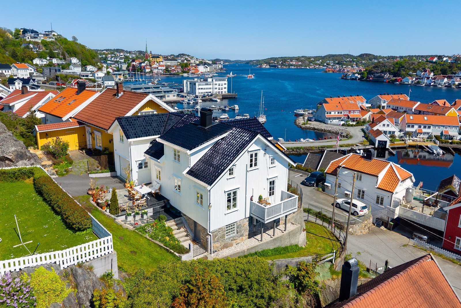 Velkommen til Strømsbuneset 22! Presentert av Marius Engelskjønn v/Meglerhuset & Partners. Galleribilde