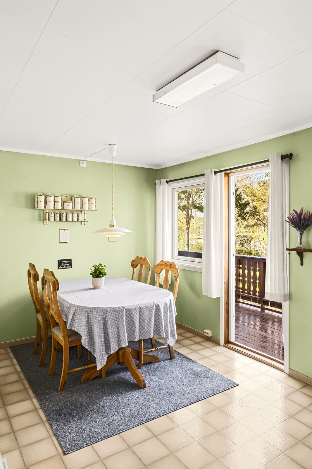 Fint å kunne samles til måltider på kjøkkenet. Galleribilde