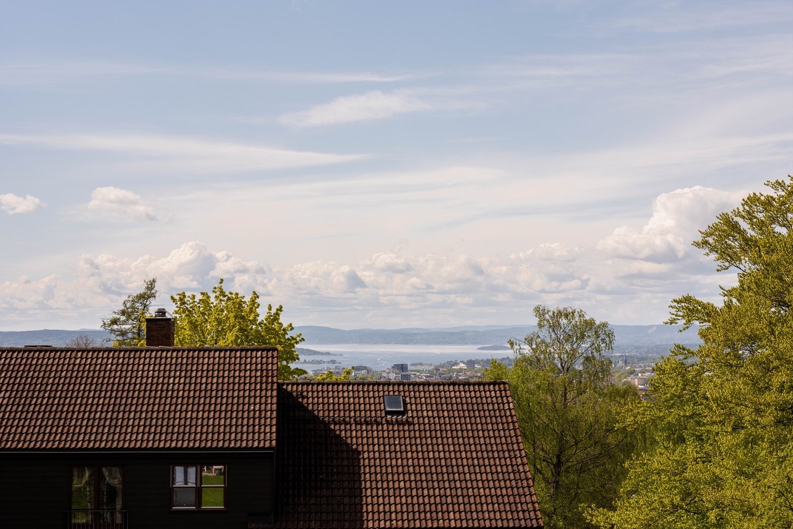 Utsikt fra Ekeberg i øst, til Holmenkollen i vest Galleribilde
