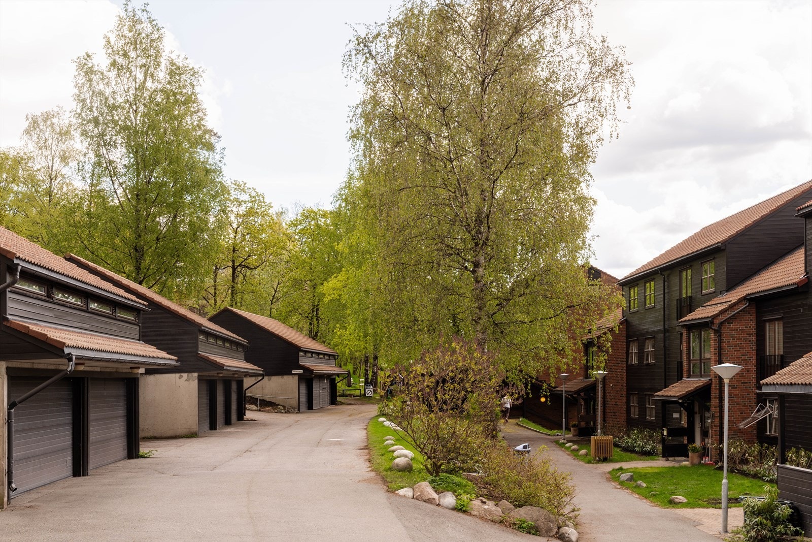 Et etablert og fredelig boligområde med lite gjennomgangstrafikk. Galleribilde