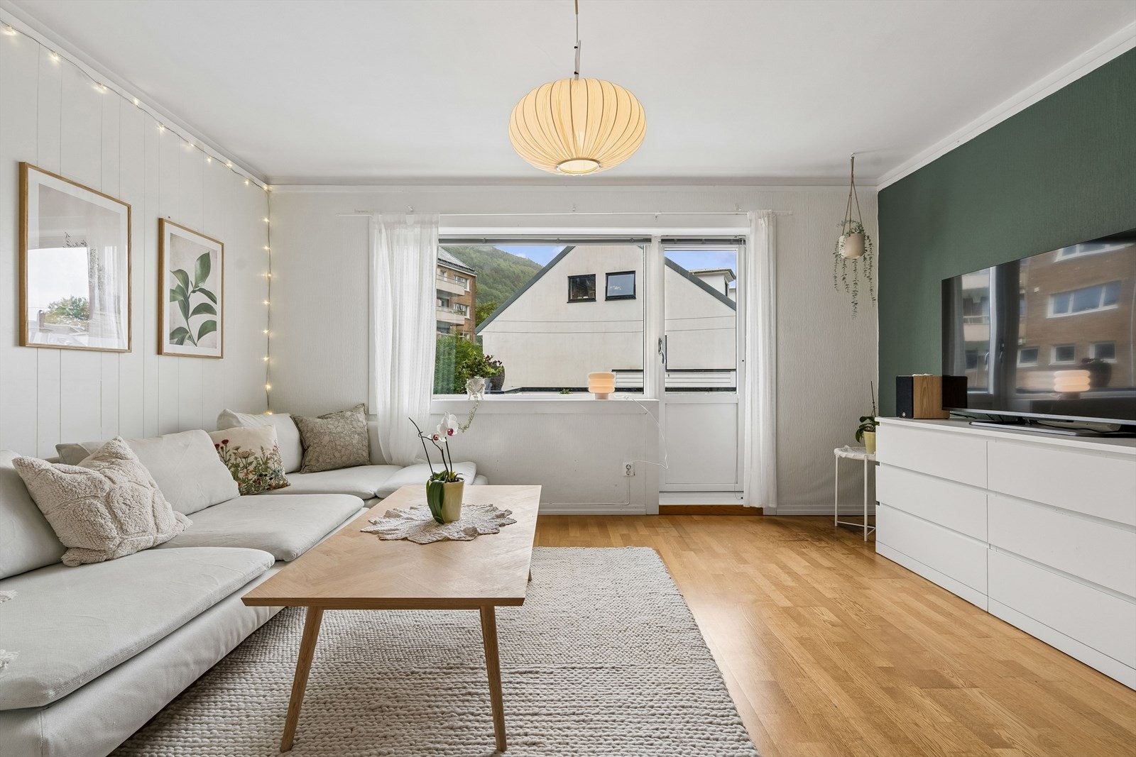 Velkommen til Fiolveien 10B - En trivelig leilighet med super beliggenhet i et rolig område på Landås! Galleribilde