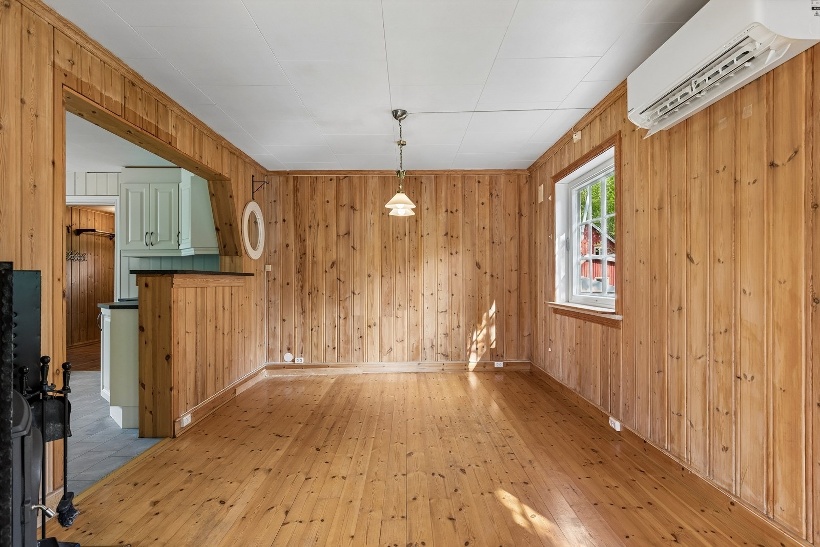 God plass til både sofagruppe og spisebord i stuen. Galleribilde