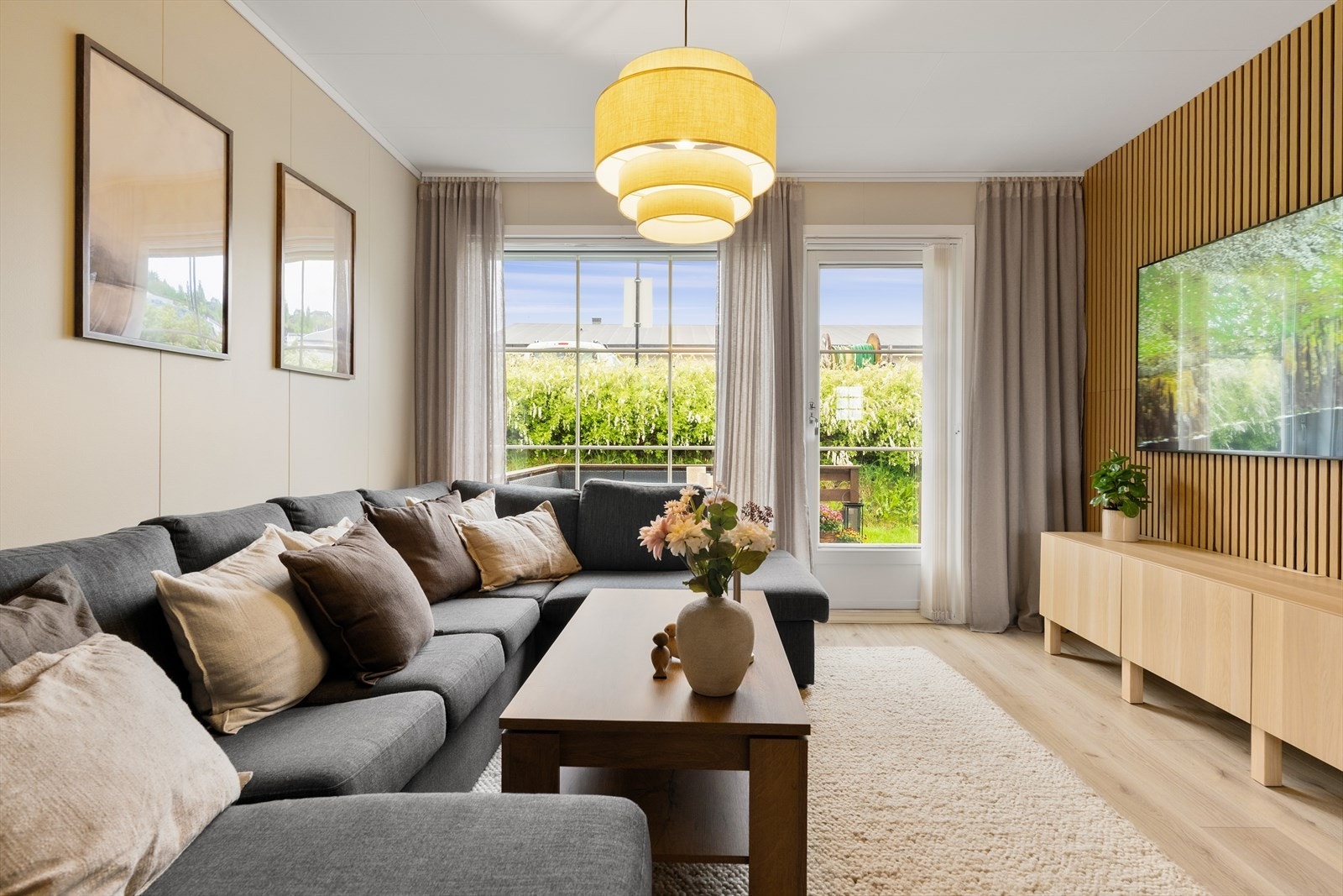 Leiligheten har en stor og åpen stue/kjøkken løsning på hele 30 m². Galleribilde