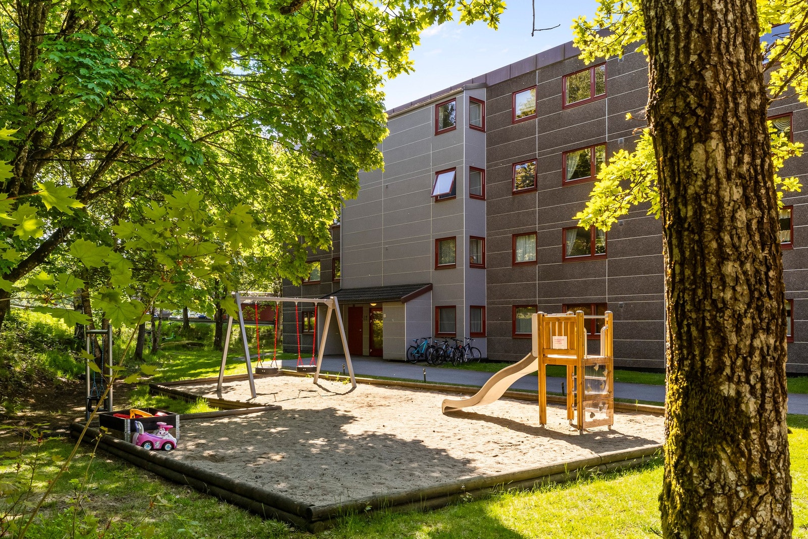 Området oppleves stille, rolig og hyggelig, med godt naboskap og et trygt bomiljø Galleribilde