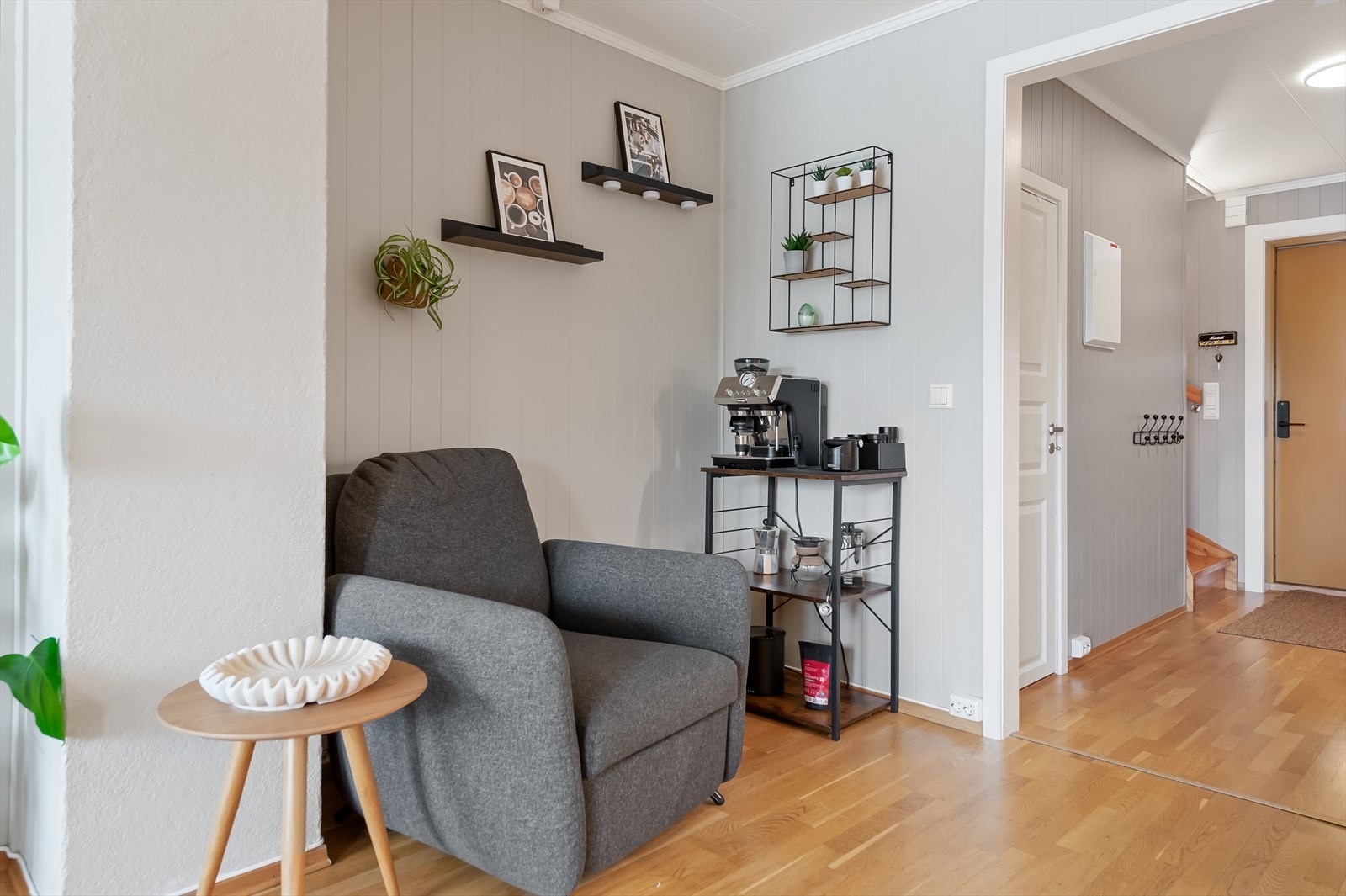 En krok i stue/kjøkken med plass for kaffemaskin eller hva man måtte ønske. Galleribilde
