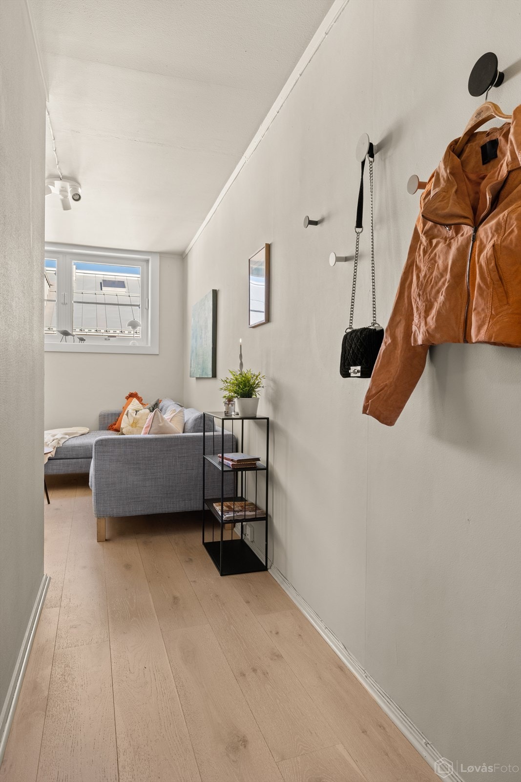 Entré/gang med plass til oppheng av yttertøy. Galleribilde
