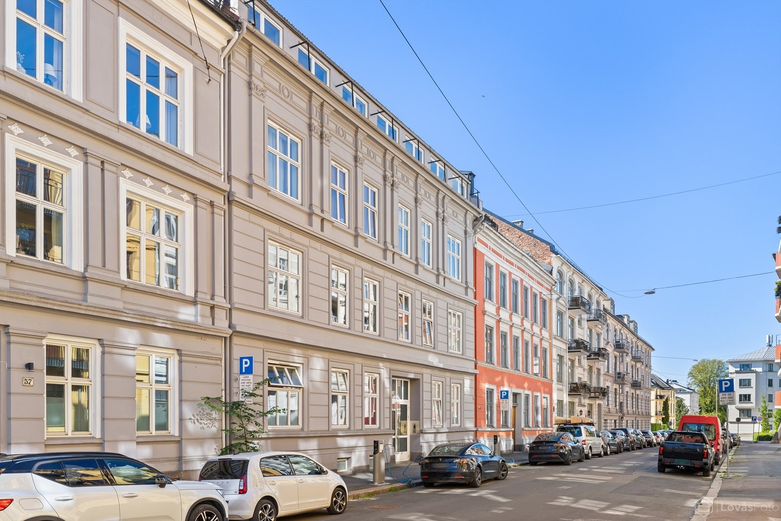Klassisk bygård fra slutten av 1800-tallet med flotte fasadedetaljer og sentral beliggenhet i attraktive omgivelser. Galleribilde