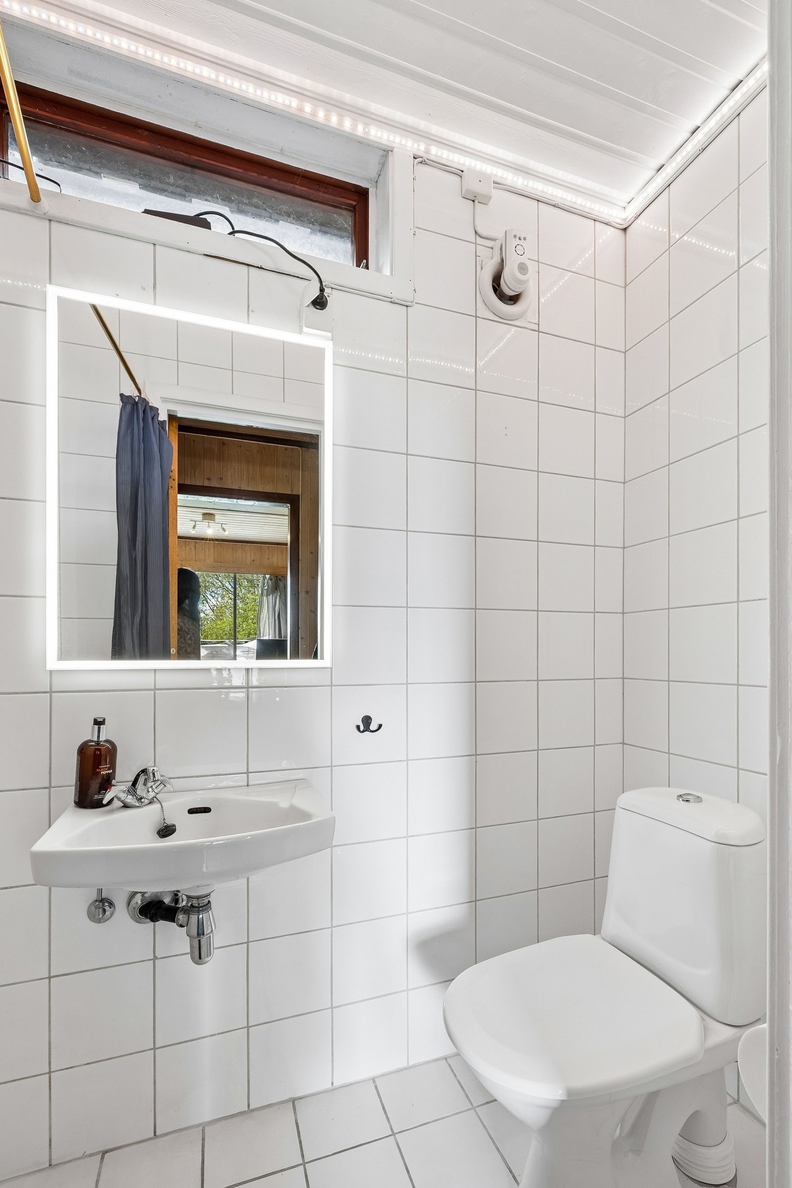 bad nede Galleribilde