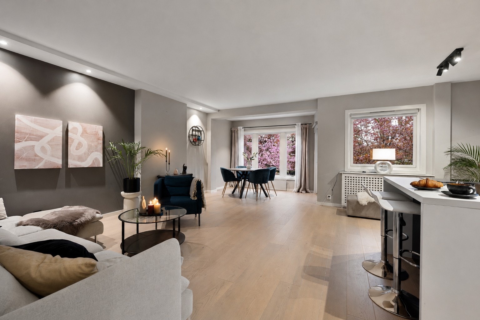 Velkommen til Bygdøy Allé 125 A, en lys og moderne 4-roms selveierleilighet, beliggende i et attraktivt og sentralt område. Galleribilde