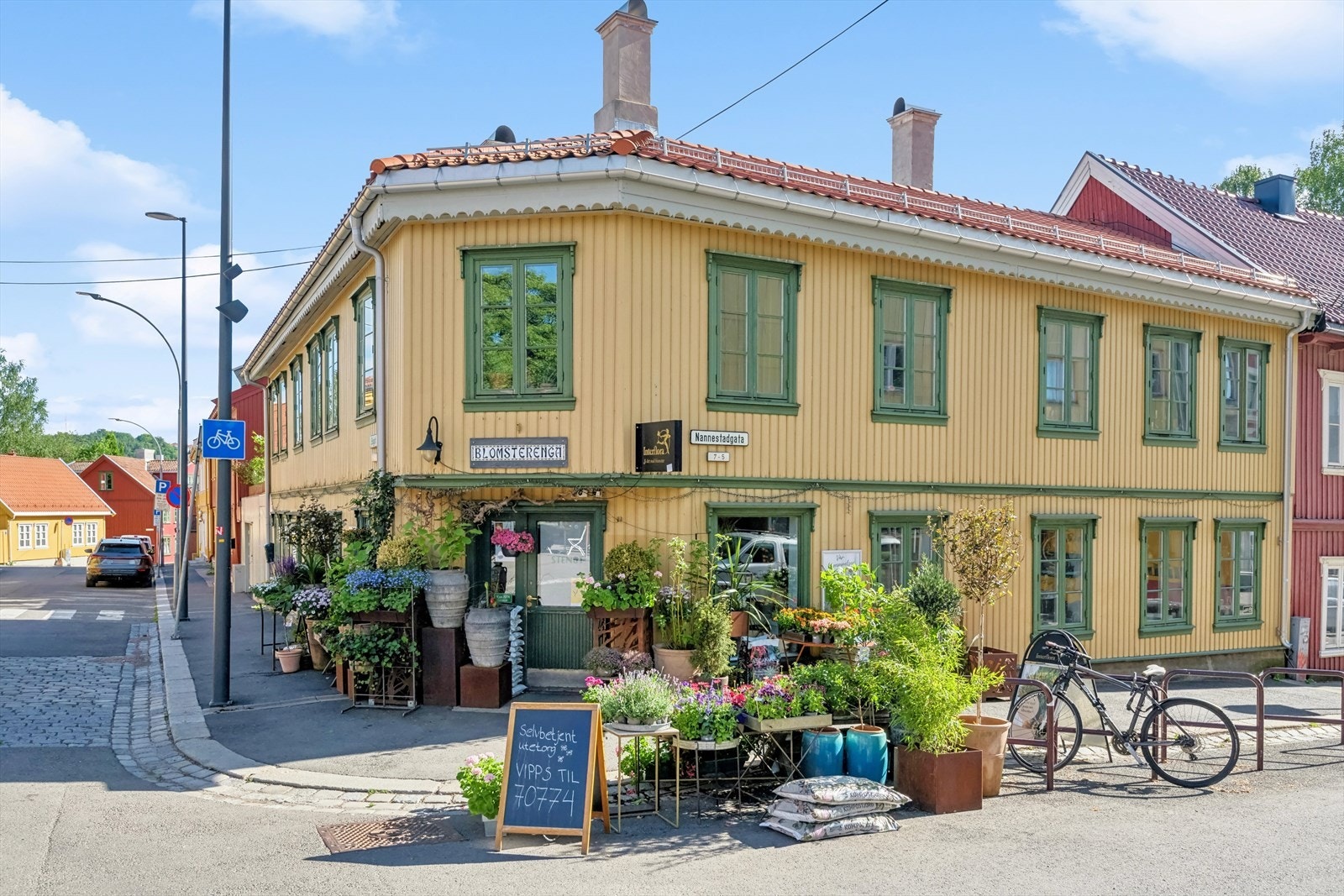 Mange koselige lokale forretninger i nærområdet. Galleribilde