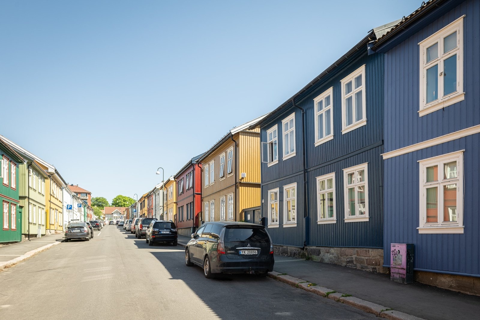 Her bor man i stille og rolige omgivelser, men samtidig sentralt med kort vei til til alt av nødvendige servicetilbud og fasiliteter. Galleribilde