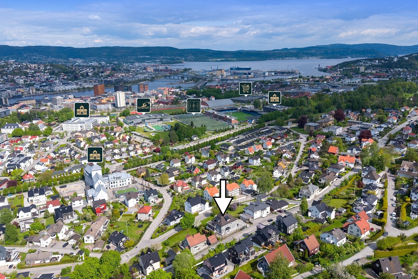 Her bor du sentralt med gangavstand til det meste du måtte trenge i hverdagen Galleribilde