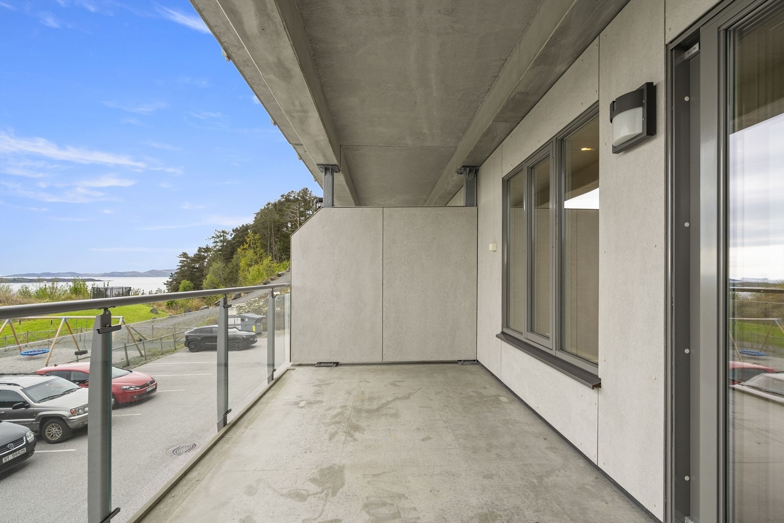 Frå stova er det utgang til ein sørvendt balkong på over 12 m². Galleribilde