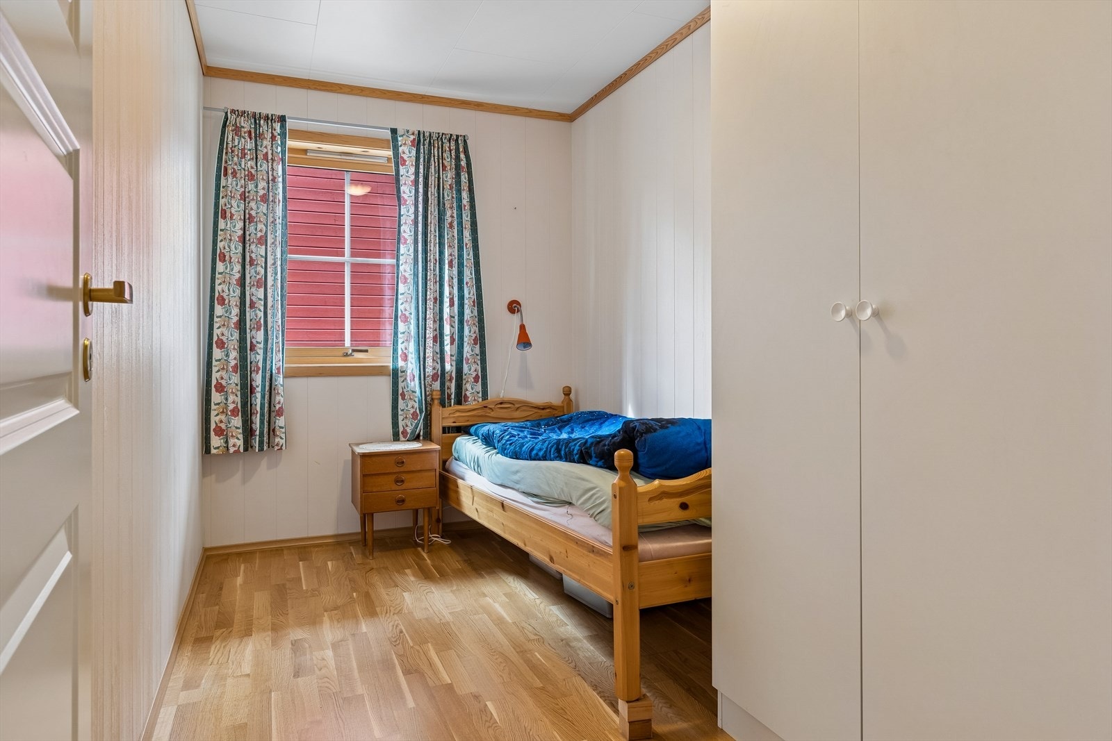 Det andre soverommet egner seg godt som barnerom, gjesterom eller kontor. Galleribilde