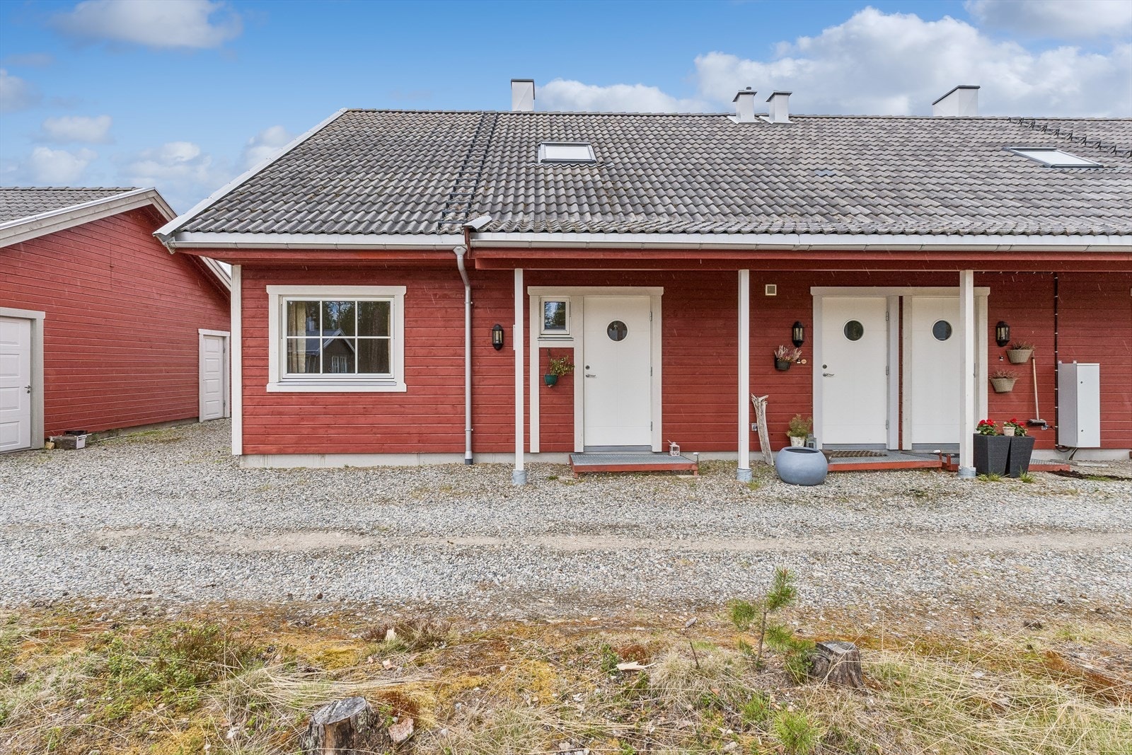 Eiendommen ligger på Bekkmoen i Haverslia. 1 km gangavstand til skoler, sykehus og Helsearkiv. Galleribilde