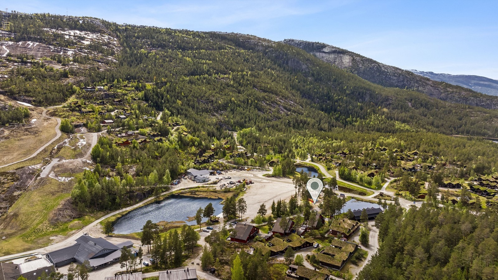 Om vinteren ligger Vrådal Panorama Skisenter like ved, med bakker for alle ferdighetsnivåer. Galleribilde