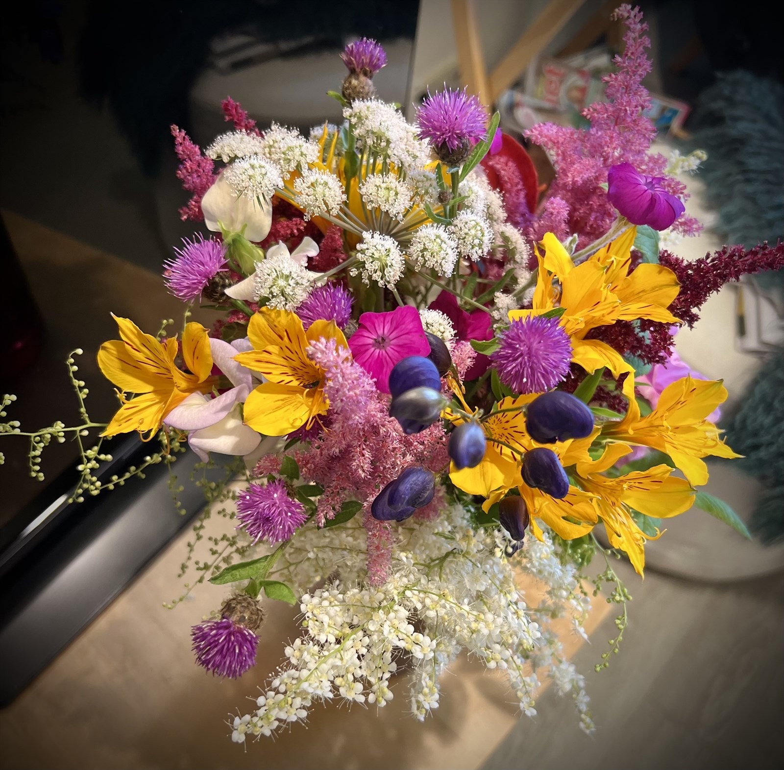 Blomsterbukett fra egen hage Galleribilde