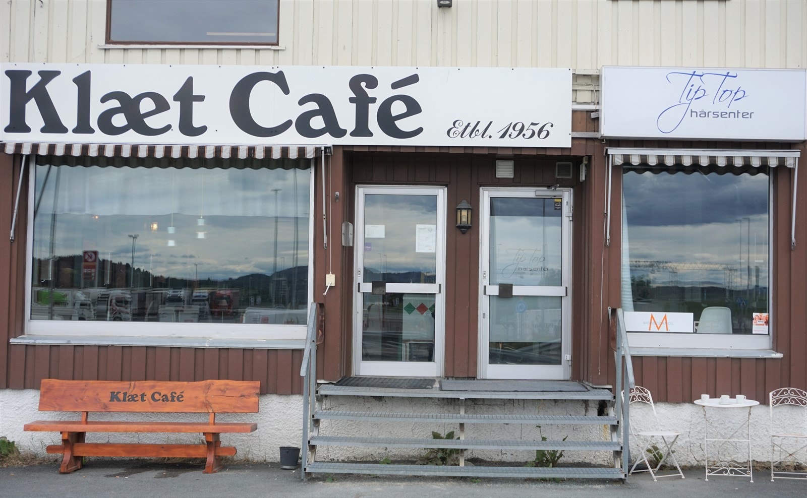 I sentrum på Klett finner man den populære reto Kafeèn "Klæt Cafè" som tilbyr bla. ekte husmannskost. Galleribilde