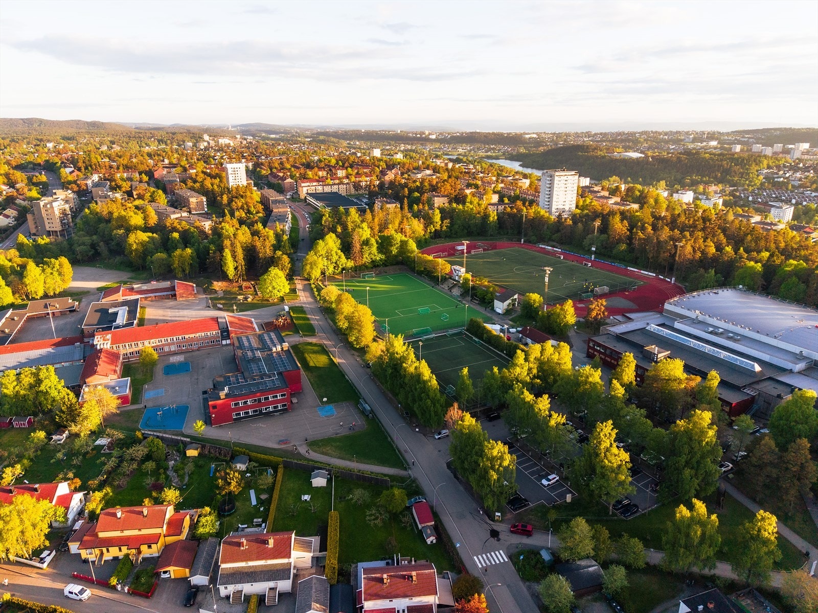 Oppsal er et meget attraktivt og barnevennlig boligområde, med aktive lag og foreninger i nærområdet. Galleribilde