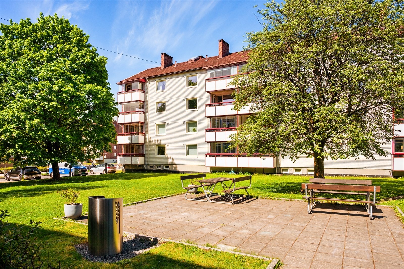 Borettslaget består av 112 andelsleiligheter og består av store, grønne plenområder med beplantning og trær. Det er anlagt gangveier og felles grøntarealer som er til beboernes glede og nytte. Eiendommen har også lekeplasser. Galleribilde