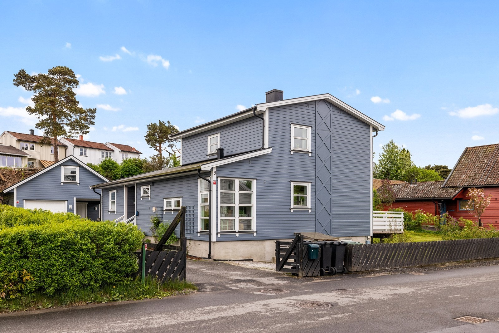 Eneboligen ble opprinnelig oppført i 1931 og har en solid trekonstruksjon. Galleribilde