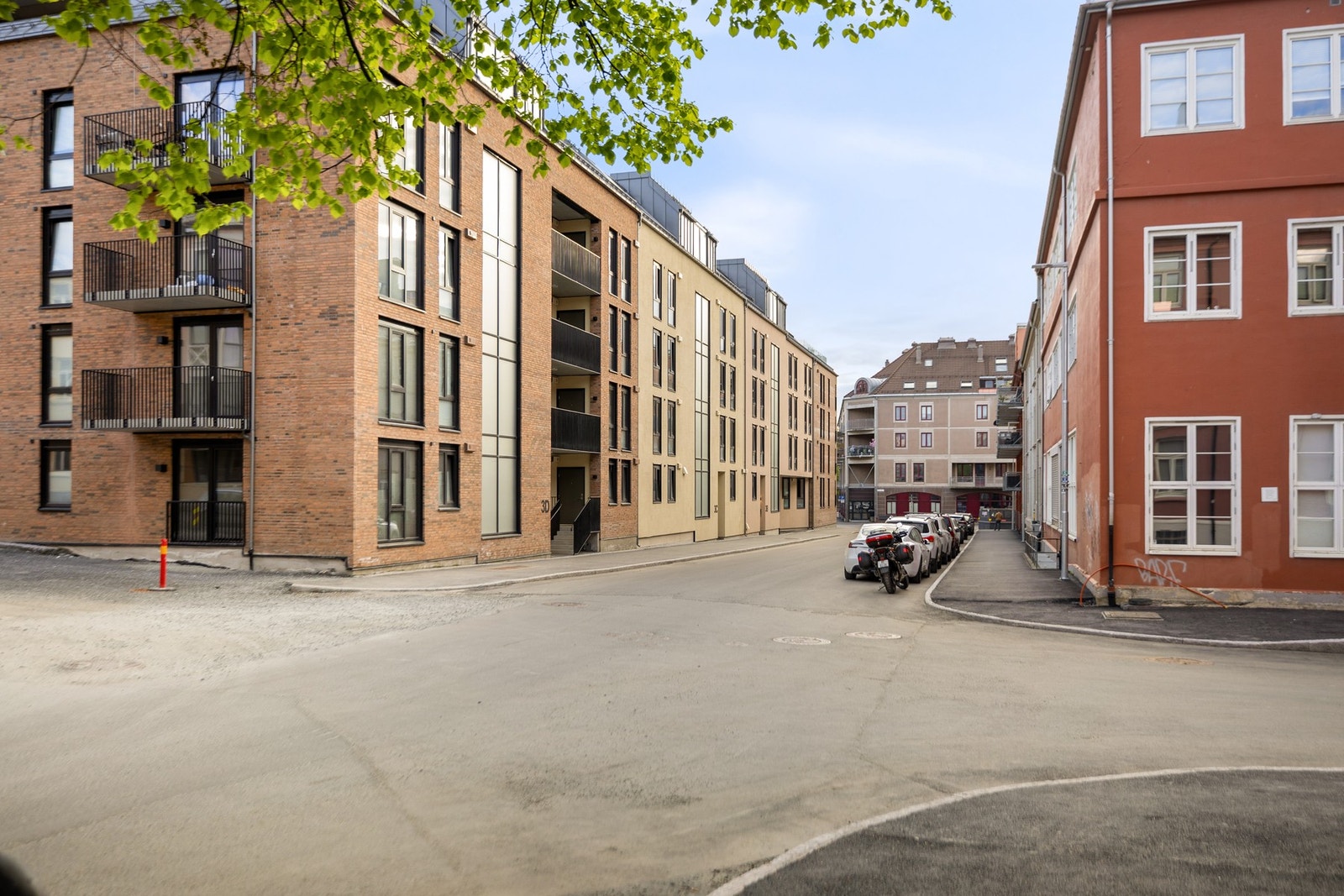 Fasadebilde. Soneparkering i området. Galleribilde