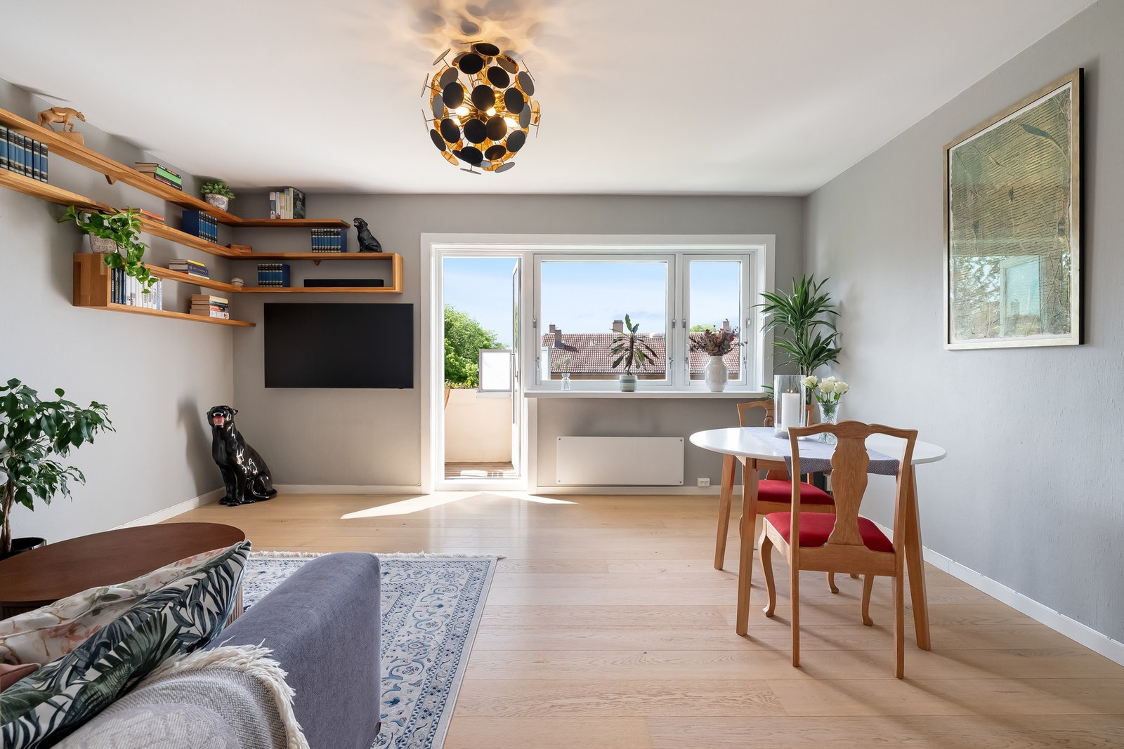Videre trekker vi inn til den hyggelige stuen. Galleribilde