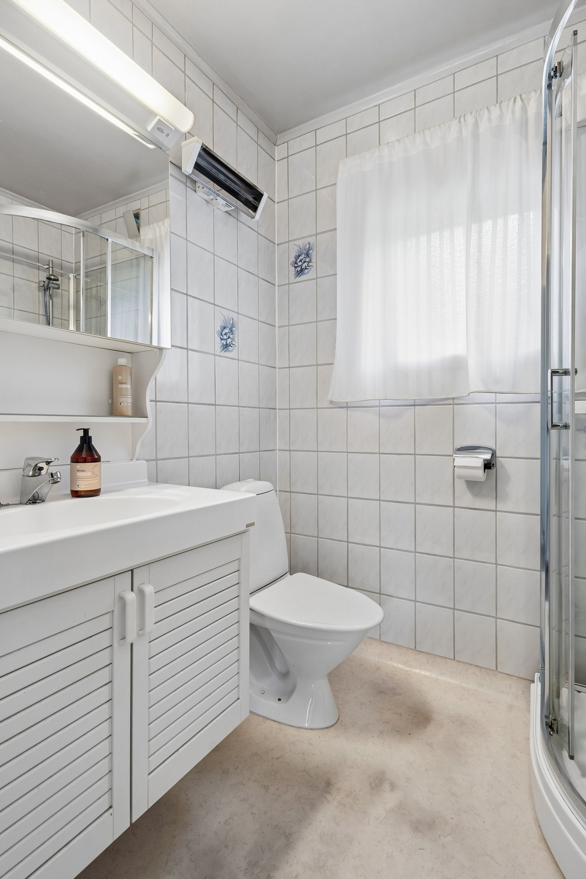 Badet ligg i fin tilknyting til soveromma i etasjen Galleribilde