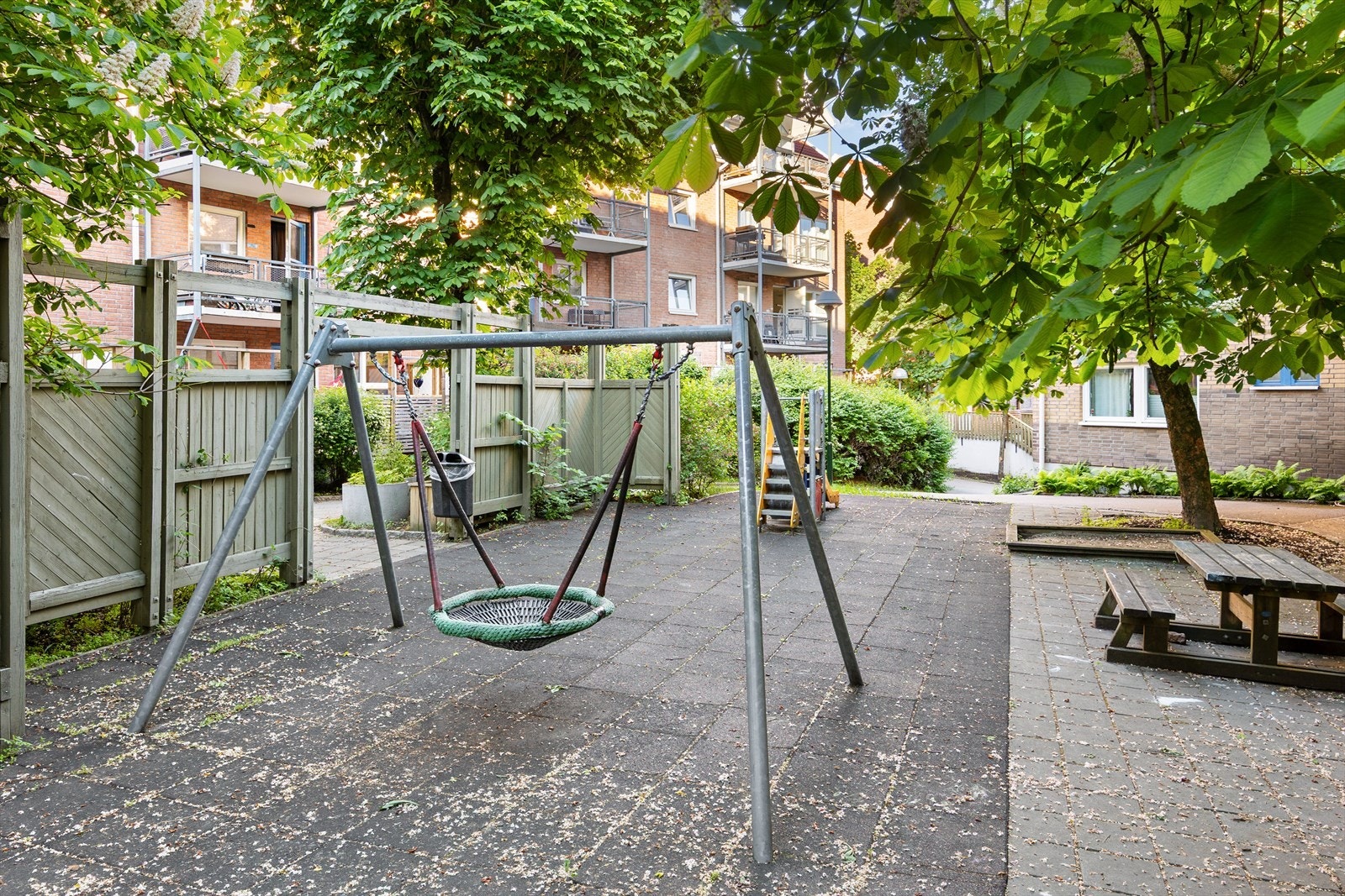 Borettslaget har felles lekeplass på området, like ved leiligheten Galleribilde