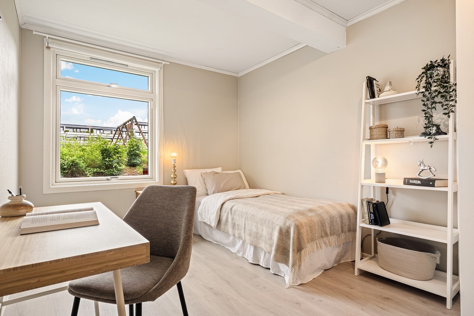På begge soverom er det lagt nytt og moderne gulv. Galleribilde