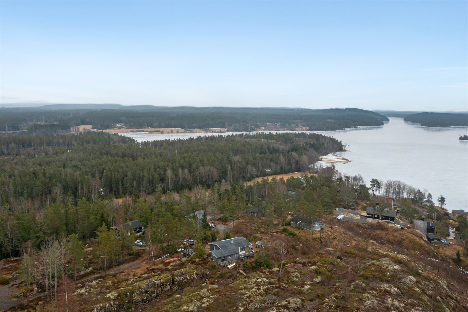 I disse omgivelsene er det lett å finne roen i alle årstider. Galleribilde
