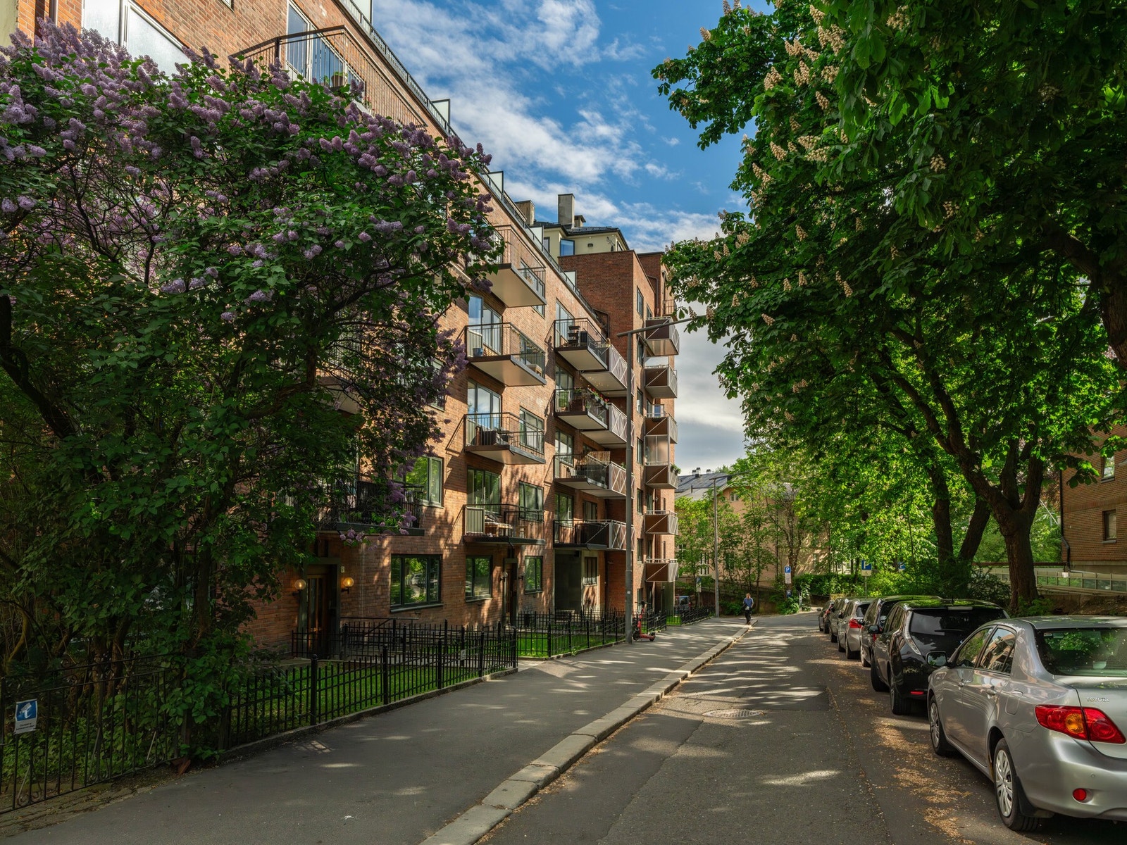 Her bor du skjermet og tilbaketrukket til på Bislett med alt du trenger i hverdagen i gangavstand. Denne kommer du til å like! Galleribilde