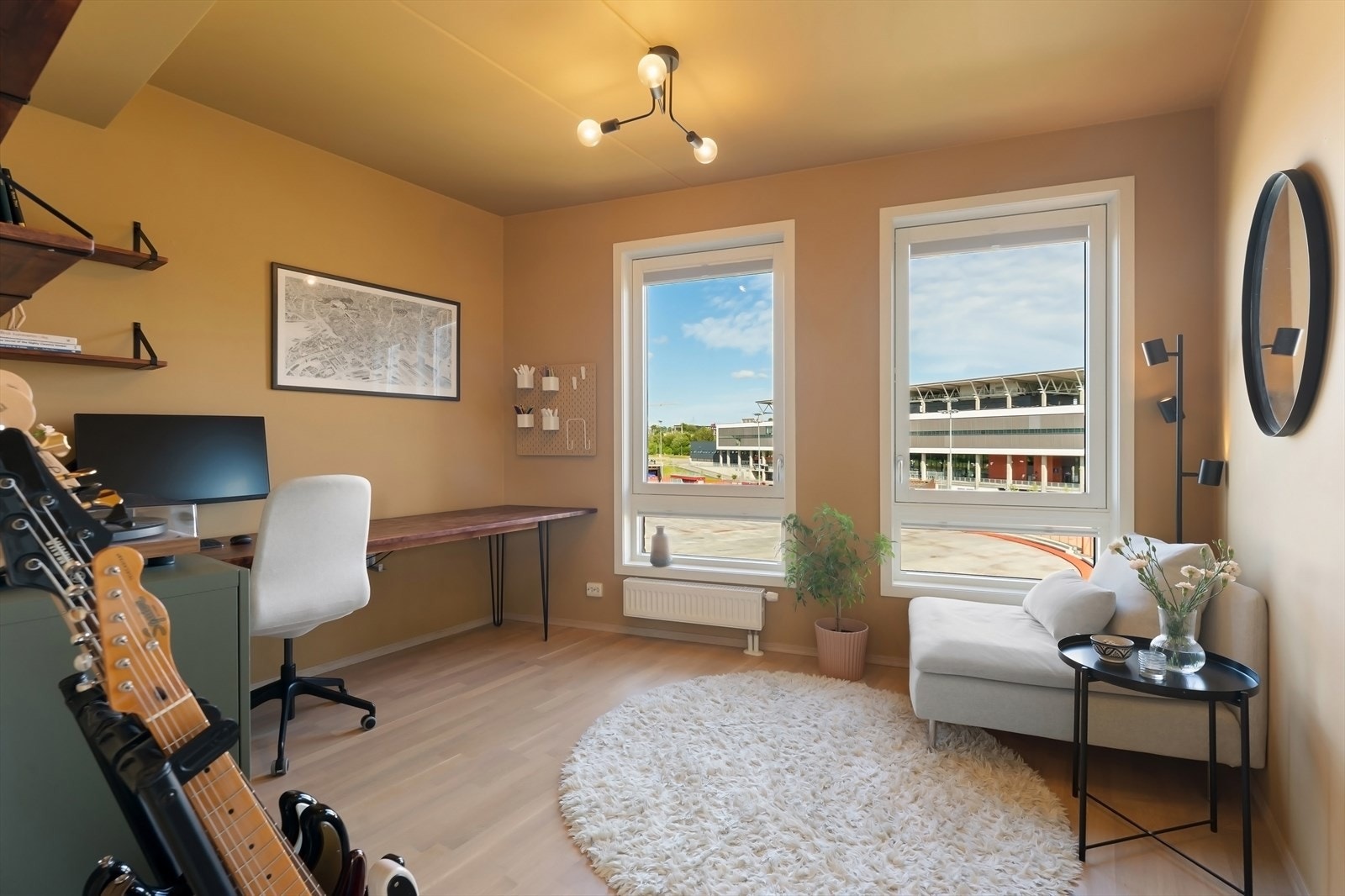 Plass til både dobbeltseng og garderobe. Galleribilde